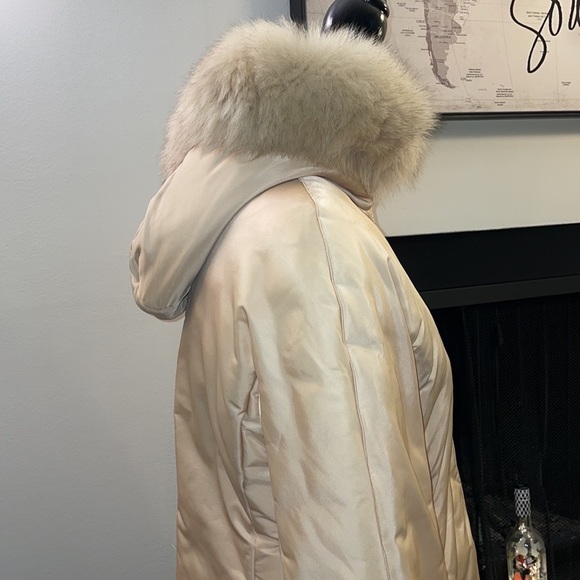 Beige winter jacket - Picture 7 of 16